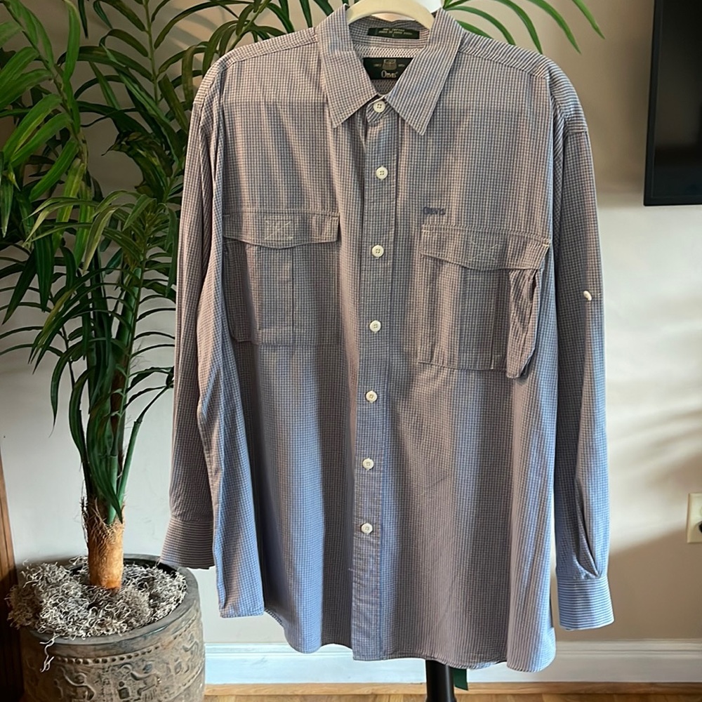 Orvis light weight men’s shirt. Size Large